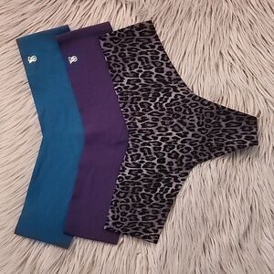 NWT Victoria's Secret Thongs Size Medium